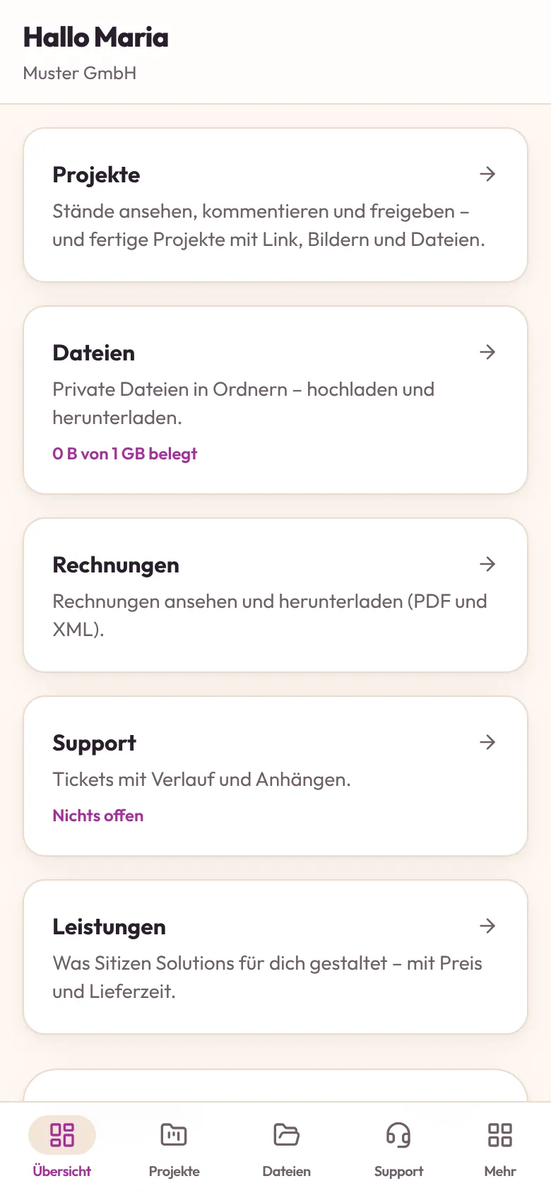 Kundenportal auf dem Handy: Übersicht mit Projekten, Dateien und Rechnungen.